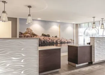 La Quinta Inn & Suites by Wyndham Columbia / Fort Meade hotel thumbnail 3