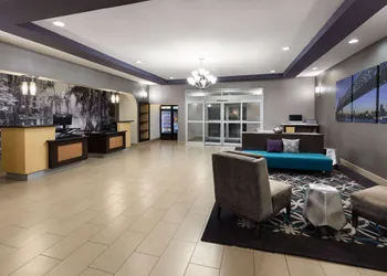 La Quinta Inn & Suites by Wyndham Houma hotel thumbnail 2