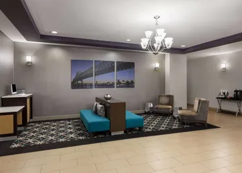 La Quinta Inn & Suites by Wyndham Houma hotel thumbnail 3