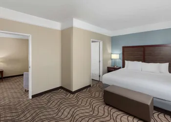 La Quinta Inn & Suites by Wyndham Houma hotel thumbnail 6