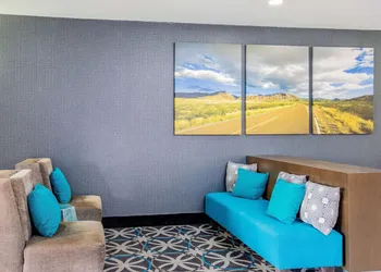 La Quinta Inn & Suites by Wyndham Mission at West McAllen hotel thumbnail 3
