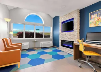 Microtel Inn & Suites by Wyndham Tulsa/Catoosa Route 66 hotel thumbnail 3
