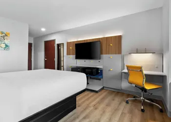 Microtel Inn & Suites by Wyndham Tulsa/Catoosa Route 66 hotel thumbnail 7