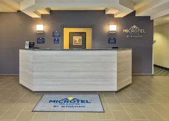 Microtel Inn & Suites by Wyndham Leesburg/Mt Dora hotel thumbnail 4