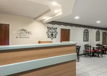 Microtel Inn & Suites by Wyndham Auburn hotel thumbnail 3