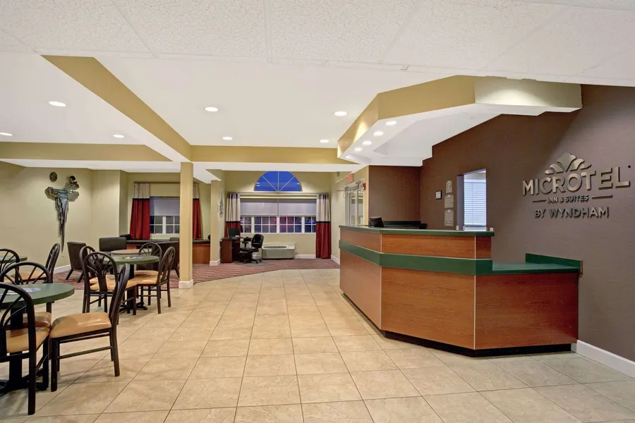 Microtel Inn & Suites by Wyndham Bushnell hotel detail image 2