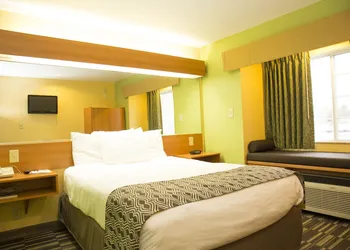 Microtel Inn & Suites by Wyndham Panama City hotel thumbnail 8