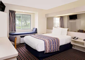 Microtel Inn & Suites by Wyndham Madison East hotel thumbnail 4