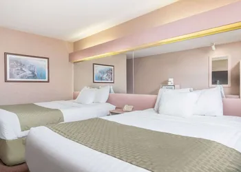 Microtel Inn by Wyndham Onalaska/La Crosse hotel thumbnail 6