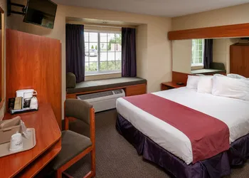 Microtel Inn & Suites by Wyndham Beckley East hotel thumbnail 5