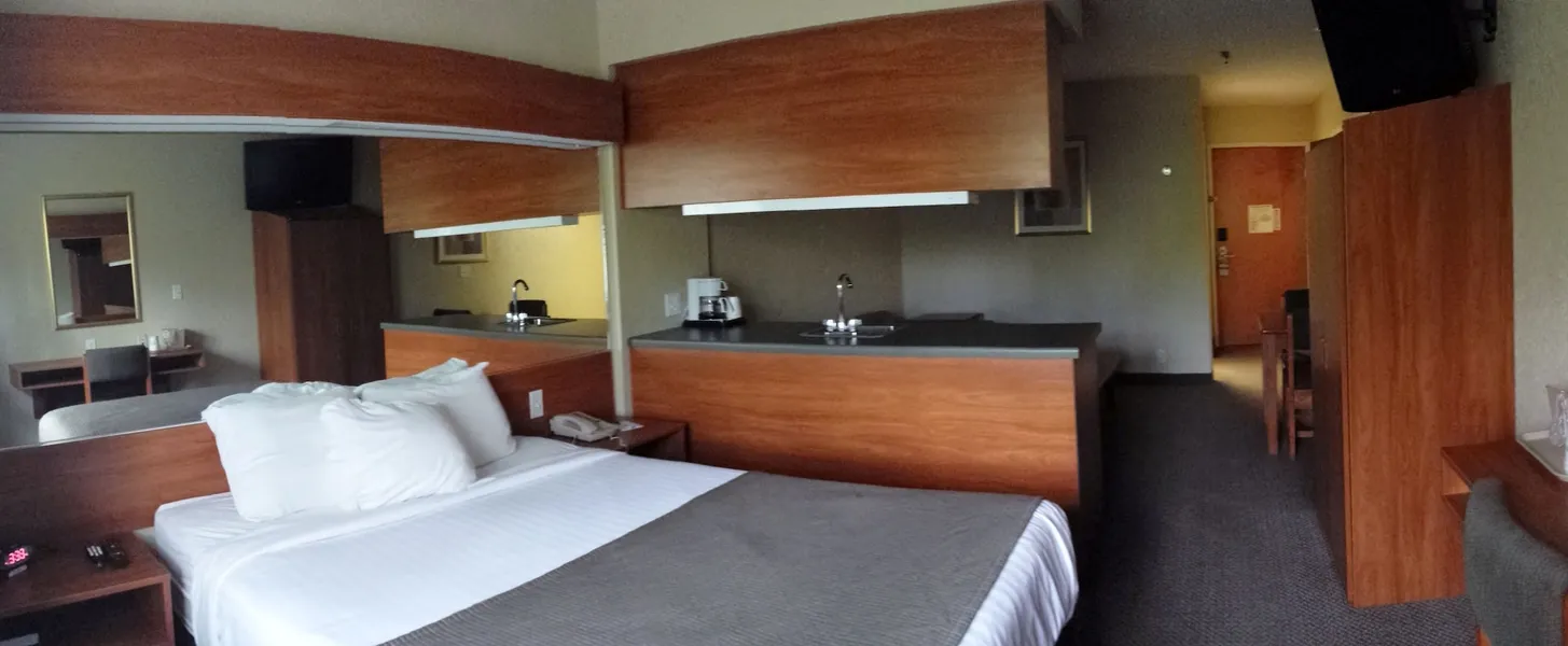 Microtel Inn & Suites by Wyndham Beckley East hotel detail image 6