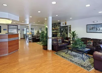 Microtel Inn & Suites by Wyndham Eagle River/Anchorage Area hotel thumbnail 2