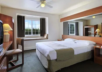 Microtel Inn & Suites by Wyndham Eagle River/Anchorage Area hotel thumbnail 7