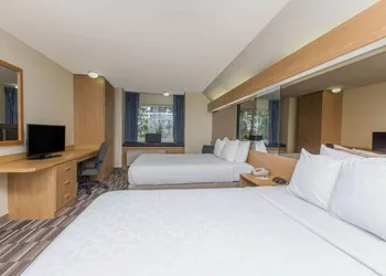 Baymont Inn & Suites by Wyndham Anchorage Airport hotel thumbnail 5