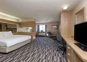 Baymont Inn & Suites by Wyndham Anchorage Airport hotel thumbnail 6