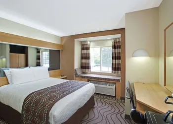 Microtel Inn by Wyndham Charlotte/University Place hotel thumbnail 3