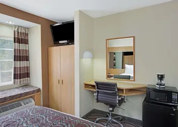 Microtel Inn by Wyndham Charlotte/University Place hotel thumbnail 6