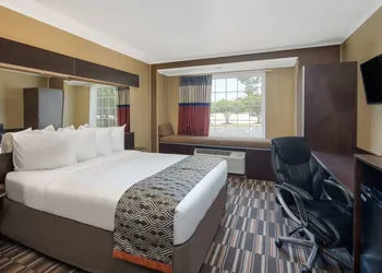 Microtel Inn & Suites by Wyndham Columbia/Fort Jackson N hotel thumbnail 4
