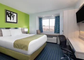 Microtel Inn by Wyndham Cornelius/Lake Norman hotel thumbnail 7