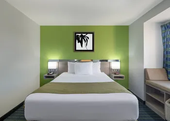 Microtel Inn by Wyndham Cornelius/Lake Norman hotel thumbnail 8