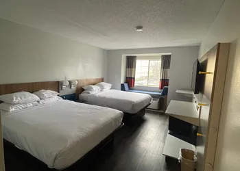 Microtel Inn by Wyndham Atlanta Airport hotel thumbnail 4