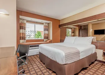 Microtel Inn by Wyndham Lexington hotel thumbnail 8
