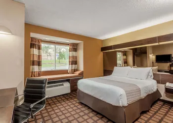 Microtel Inn by Wyndham Lexington hotel thumbnail 7