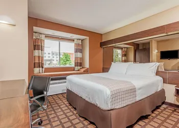 Microtel Inn by Wyndham Lexington hotel thumbnail 8