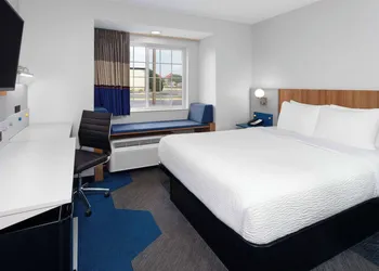 Microtel Inn by Wyndham Janesville hotel thumbnail 6