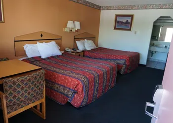 night Inn hotel thumbnail 7