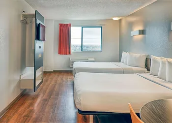 Motel 6 Los Angeles, CA - Los Angeles - LAX hotel thumbnail 6
