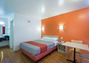 Motel 6 Mcallen, TX hotel thumbnail 6