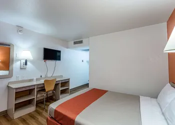 Motel 6 Yreka, CA hotel thumbnail 4