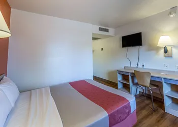 Motel 6 Yreka, CA hotel thumbnail 5