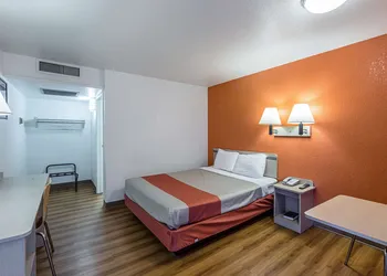 Motel 6 Yreka, CA hotel thumbnail 6