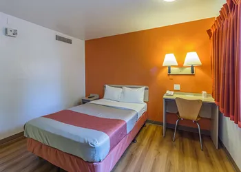 Motel 6 Yreka, CA hotel thumbnail 7