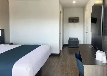 Motel 6 Tulare, CA hotel thumbnail 6