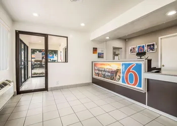 Motel 6 College Station, TX - Bryan hotel thumbnail 3