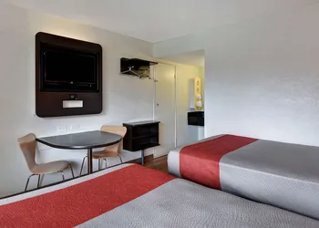 Motel 6 Dania Beach hotel thumbnail 8