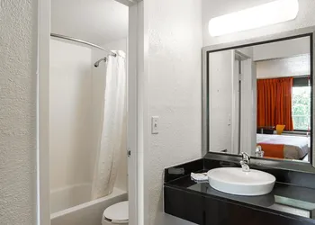 Motel 6 Little Rock, AR - West hotel thumbnail 8