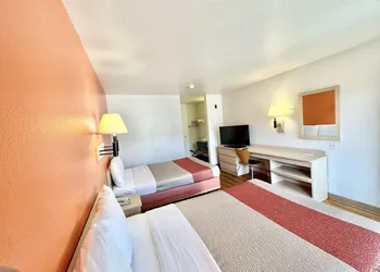 Motel 6 Bellflower, CA - Los Angeles hotel thumbnail 6
