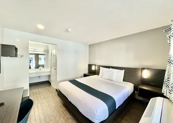 Motel 6 Bellflower, CA - Los Angeles hotel thumbnail 7