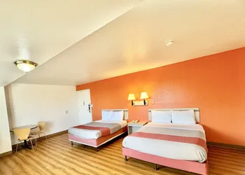 Motel 6 Bellflower, CA - Los Angeles hotel thumbnail 8