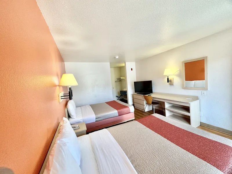 Motel 6 Bellflower, CA - Los Angeles hotel detail image 6
