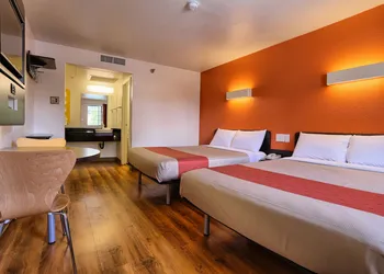 Super 8 by Wyndham Petaluma hotel thumbnail 4