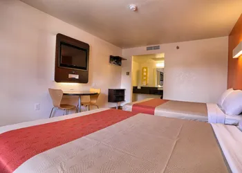Super 8 by Wyndham Petaluma hotel thumbnail 5