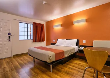 Super 8 by Wyndham Petaluma hotel thumbnail 7