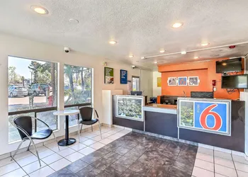 Motel 6 Oakland, CA - Embarcadero hotel thumbnail 4