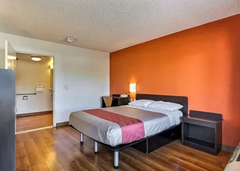 Motel 6 Oakland, CA - Embarcadero hotel thumbnail 7
