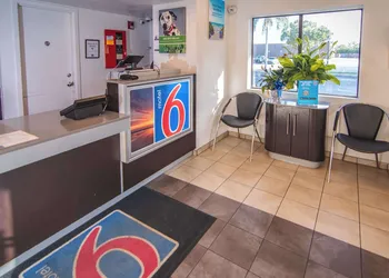 Motel 6 Ft. Pierce, FL, Fort Pierce hotel thumbnail 2